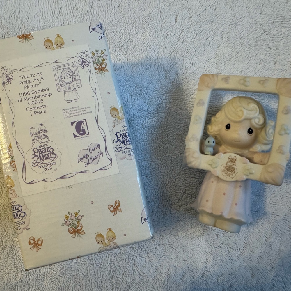 Precious Moments You're As Pretty As A Picture Figurine with Box